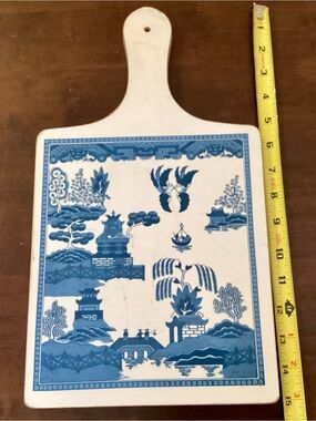 Blue and White Willow Decorative Paddle Cutting Board